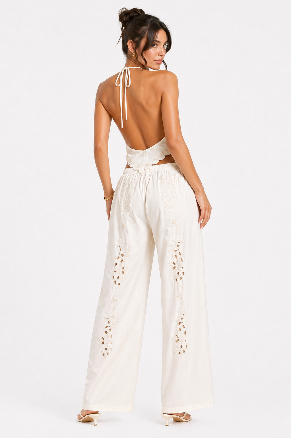 Traje corto bordado