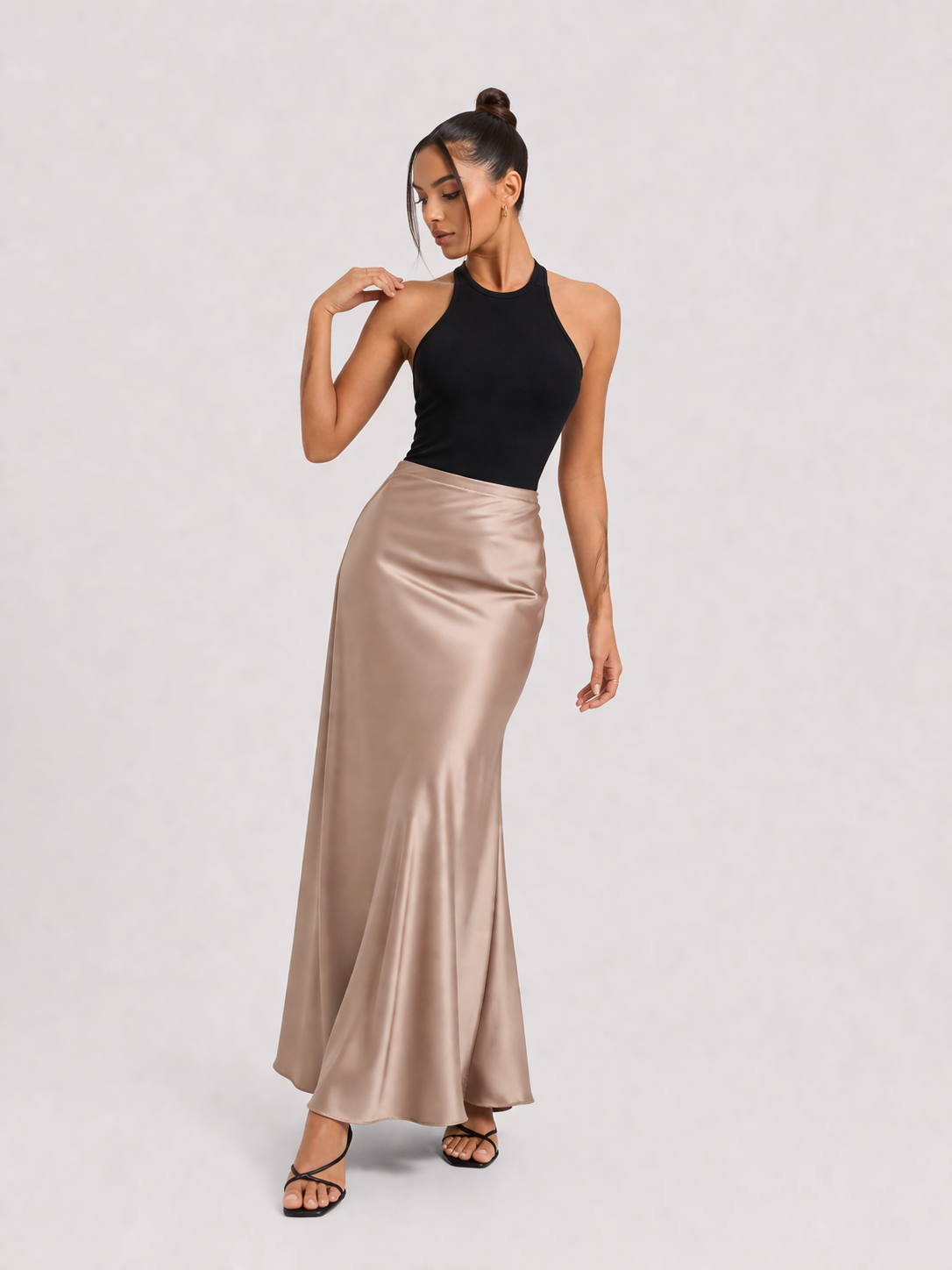 Falda de satén elegante