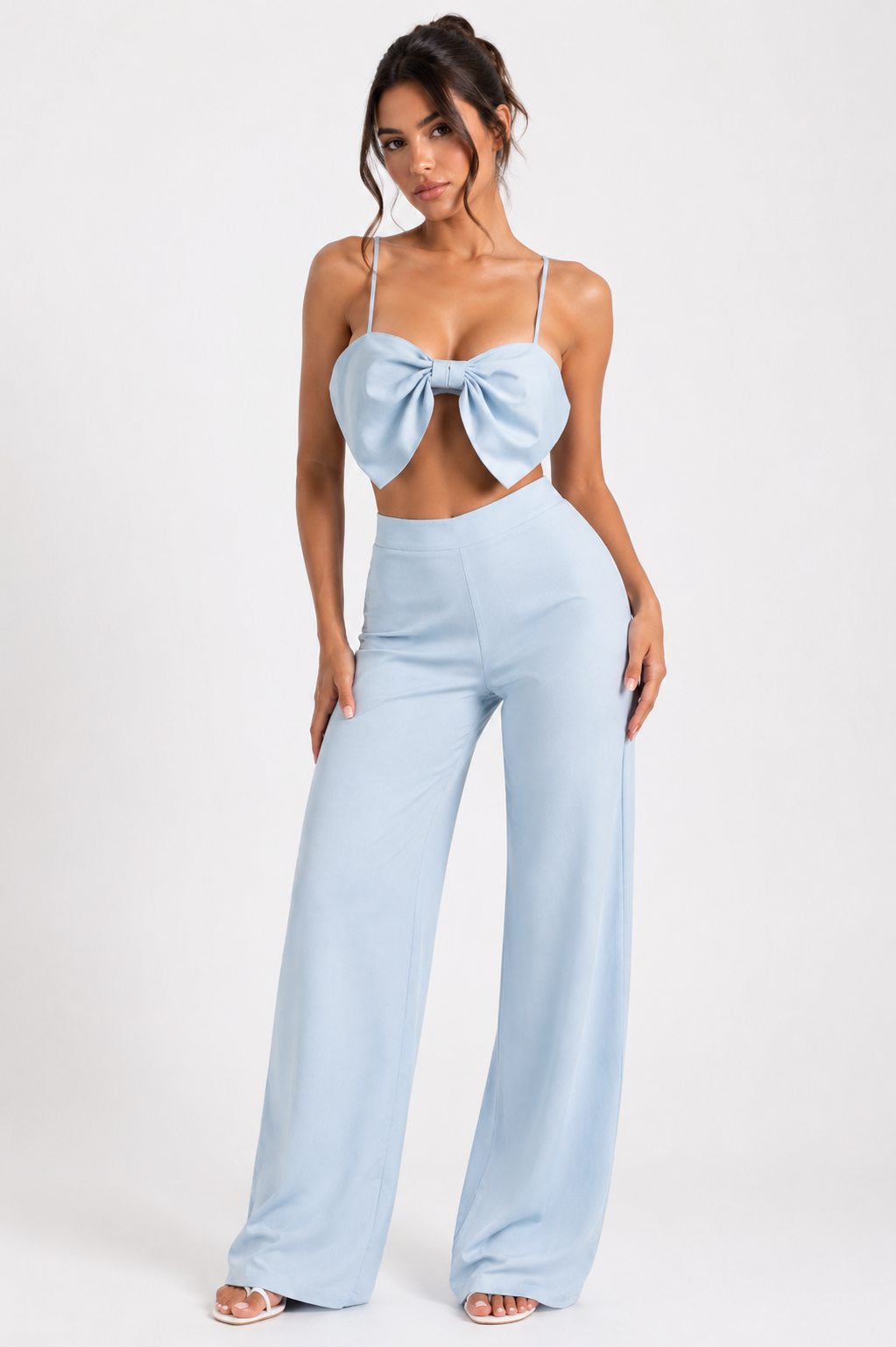 Conjunto satinado de top con lazo