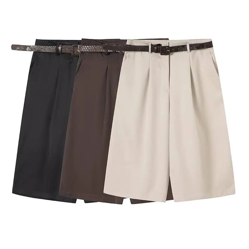 Shorts de tiro alto con pliegues y cinturón