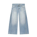 Jeans con pliegues laterales