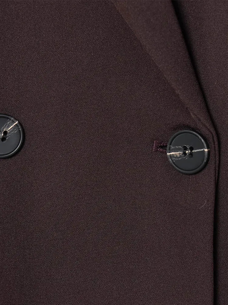 Americana con hombreras