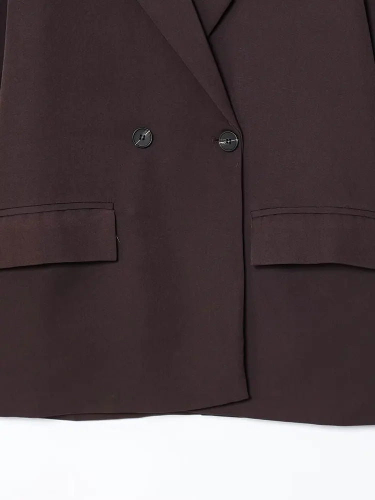 Americana con hombreras