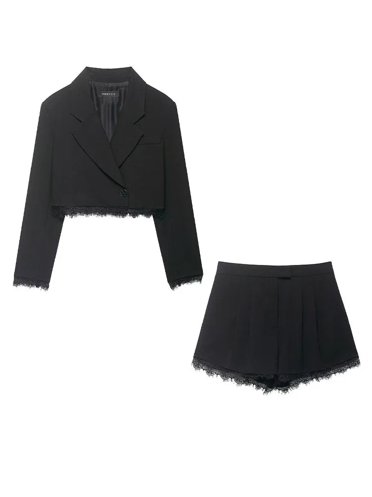 Conjunto con detalles de encaje